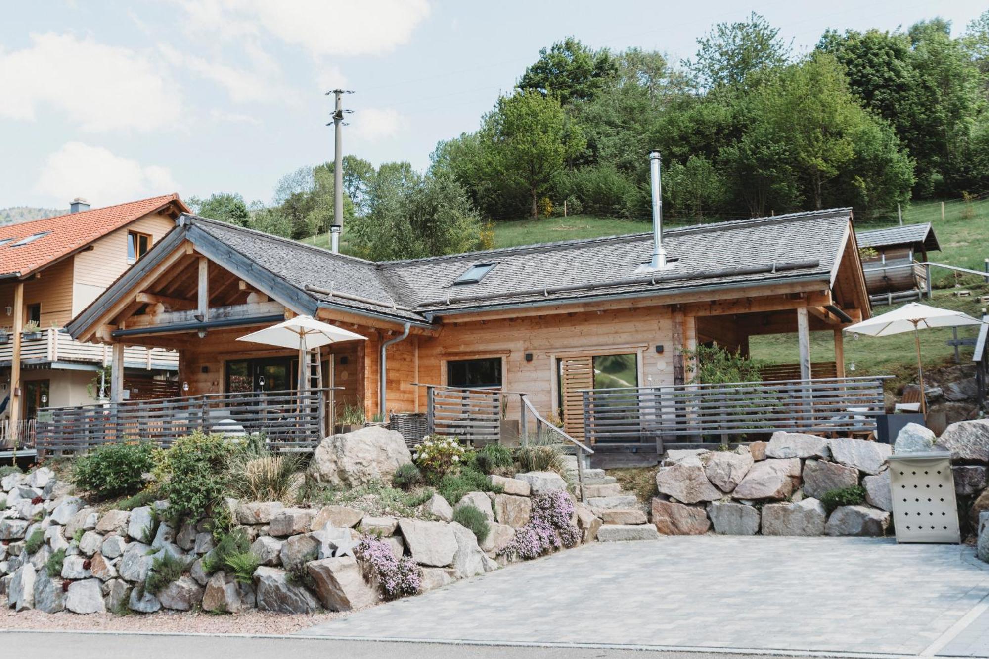 Lieblingsort - Schwarzwald Chalet Lodges Neuenweg מראה חיצוני תמונה